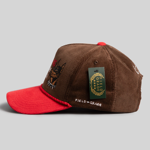 Gorra Field Grade Beware Of Dog Café con Rojo Pana Unitalla