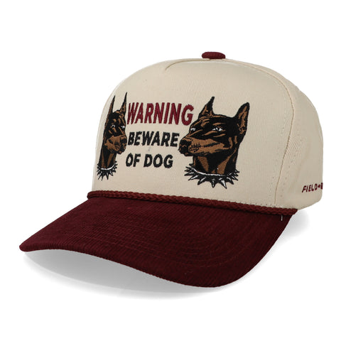 Gorra Field Grade Beware Of Dog Arena Con Guinda Unitalla