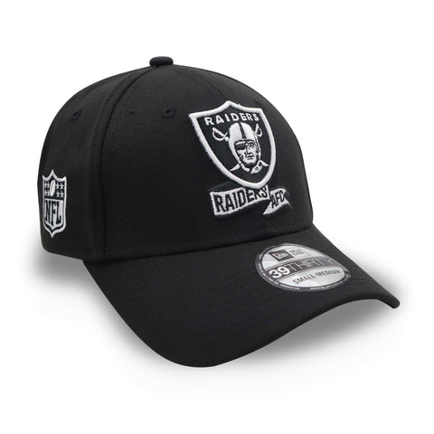 Gorra New Era 39 Thirty NFL Raiders Sideline 22 Negro Cerrada