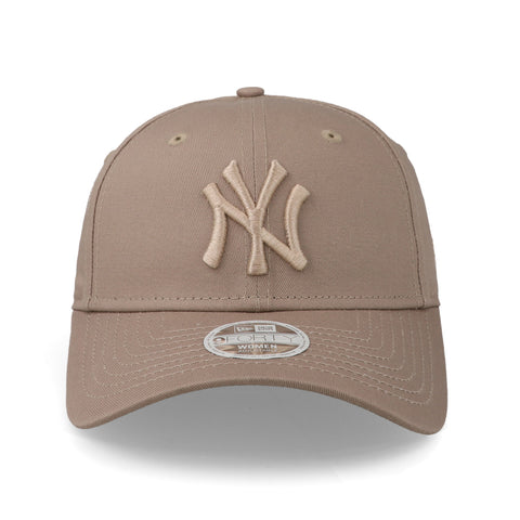Gorra New Era 9Forty MLB Yankees League Essentials Beige