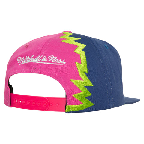 Gorra Mitchell & Ness WWE Ultimate Warrior Unitalla