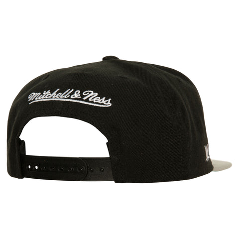 Gorra Mitchell & Ness WWE NWO Deadstock Unitalla