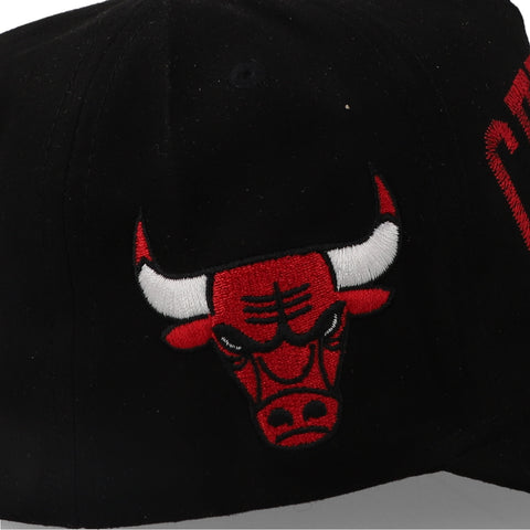 Gorra Mitchell & Ness NBA Bulls Suede