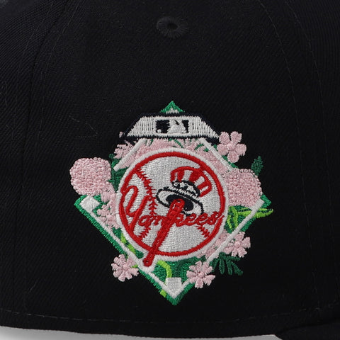 Gorra New Era 59Fifty MLB Yankees Visera Floral Cerrada