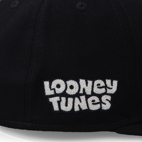 Gorra New Era 59Fifty MLB Yankees Looney Tunes Bugs Cerrada