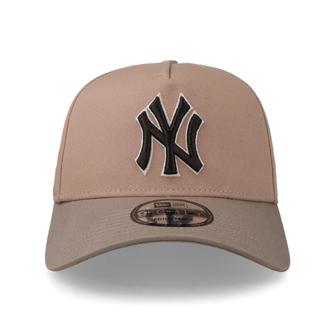 Gorra New Era 9Forty MLB Yankees Mocha Mousse Ajustable