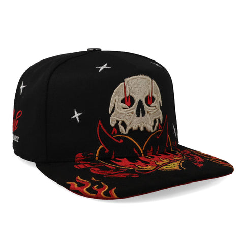 Gorra 5.7 Skull Fire Broken Heart Premium SNK Negro