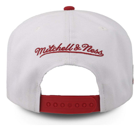 Gorra Mitchell & Ness Nba Bulls Chicago Blanco Mvp Unitalla