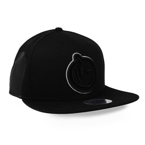 Gorra Yums Splashed Up Negro Plata Ymc1429 Unitalla